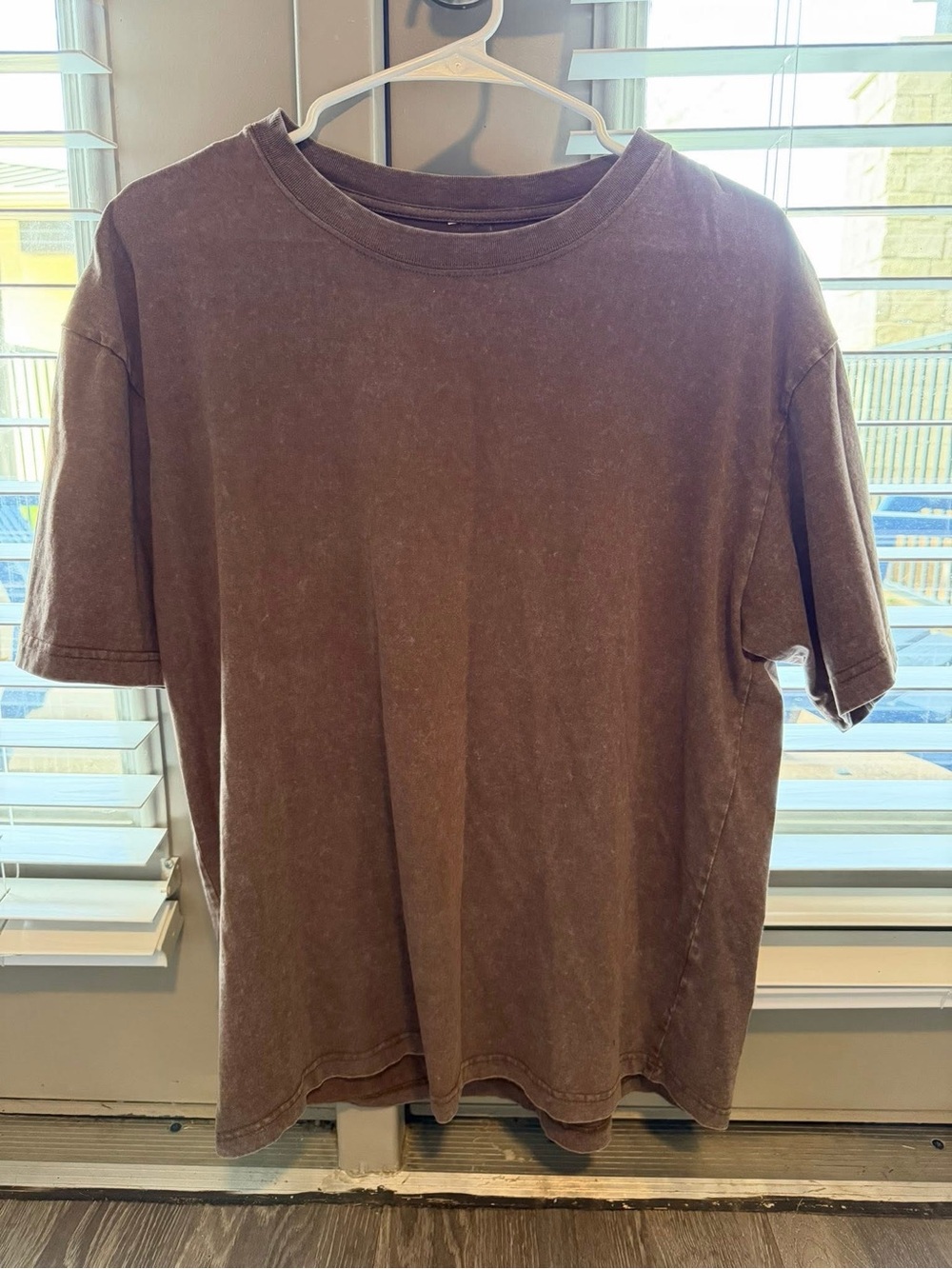 Amazon Men’s Acid Wash Brown Short Sleeve Tee